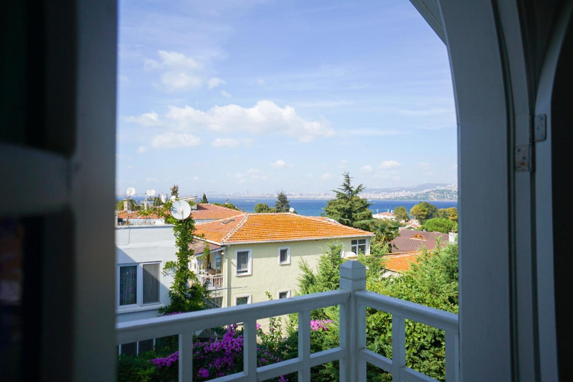 Serguzest Otel Адалар Экстерьер фото